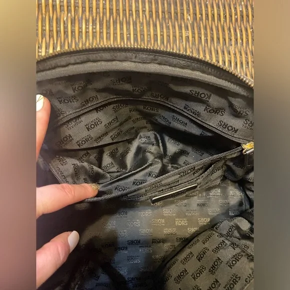 FIRE SALE π₯π₯ Michael Kors MK Satchel Bowling Bag Tote Medium/Large Size - Picture 9 of 15